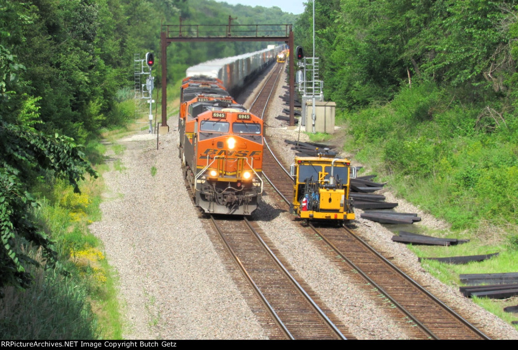 BNSF 6945